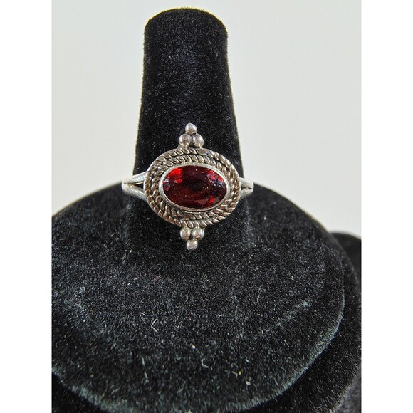 Vtg 925 Sterling Silver Garnet Ring Sz 6.75 Boho Bohemian Gift Casual Tested - Picture 1 of 8